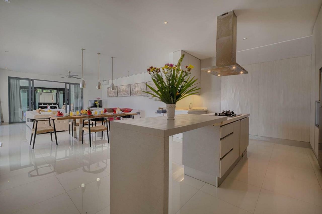 Putih Dua - Three-Bedroom Villa with Private Pool and Free Benefit